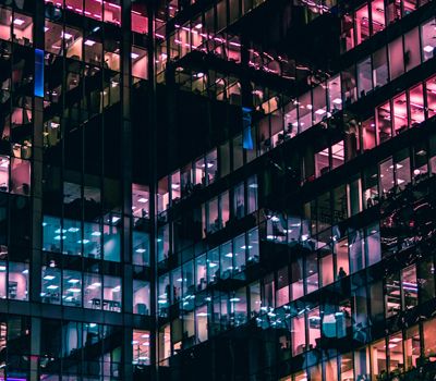 vista de diferentes oficinas en un edificio el concepto de branding en la expansión empresarial