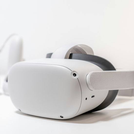 Elementos de VR representando el futuro y evolución del branding