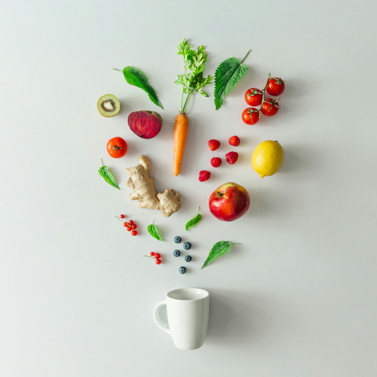 Foto de Mug con diferentes alimentos mostrando la creación de marca con branding para alimentos con Unonu