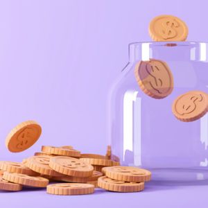 envase transparente almacenando monedas mostrando cómo el branding en startups facilita la inversión