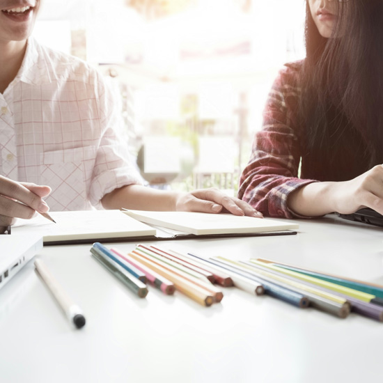 Especialista en branding de unonu trabajando en la transformación de firmas de abogados