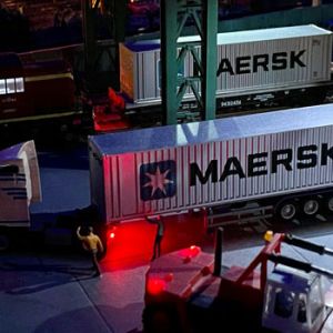 Plano general de vehículos en funcionamiento de empresa Maersk como muestra de la importancia de branding visual con Unonu